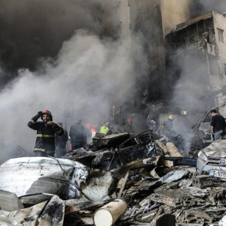 İSRAİL'İN SALDIRISINDA L&Uuml;BNAN'DA &Ouml;LENLERİN SAYISI A&Ccedil;IKLANDI