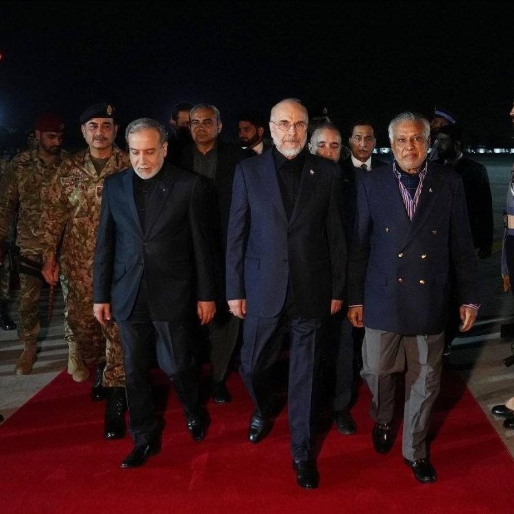 İRAN HEYETİ PAKİSTAN'A İNDİ