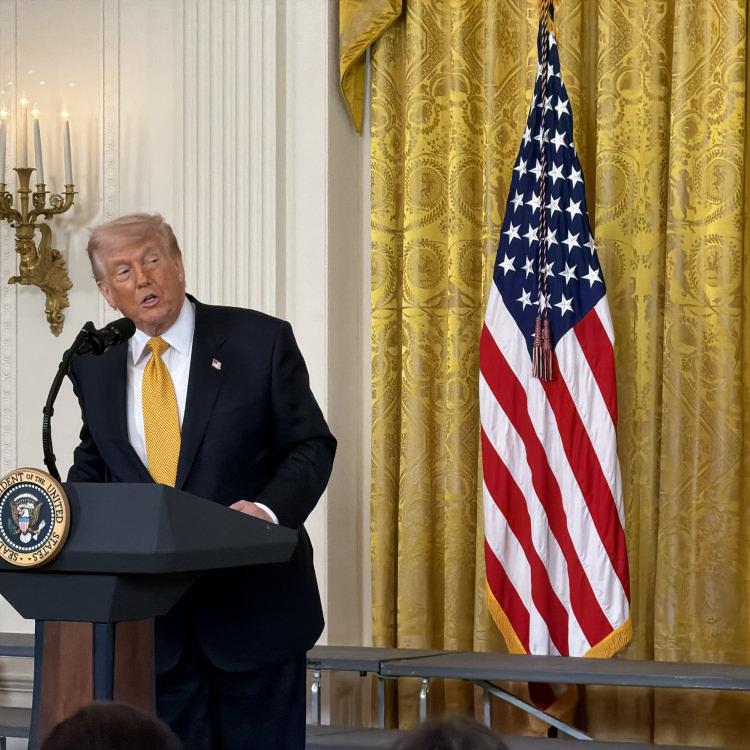 TRUMP: 