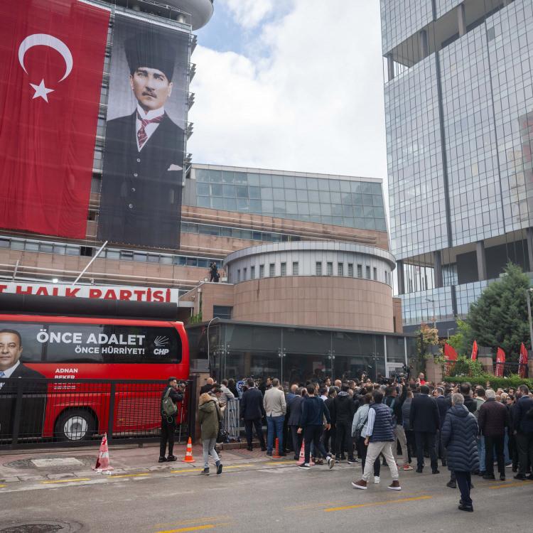 KILI&Ccedil;DAROĞLU'NUN EKİBİ GELDİ