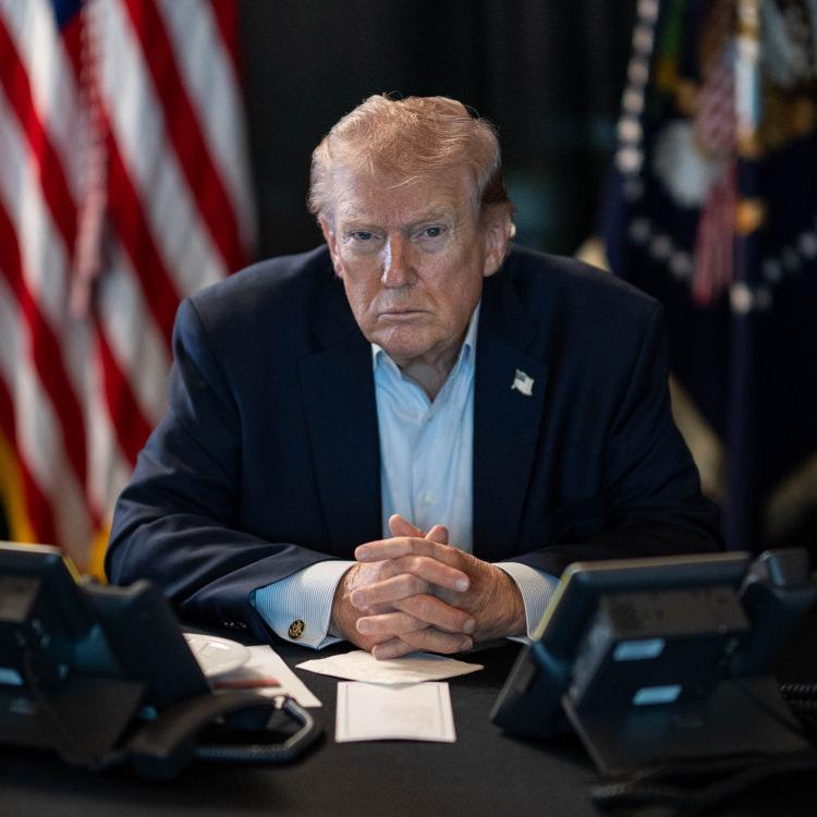 TRUMP'TAN İLK A&Ccedil;IKLAMA: F&Uuml;ZELERİ FIRLATTINIZ, MASAYA GERİ D&Ouml;N&Uuml;N
