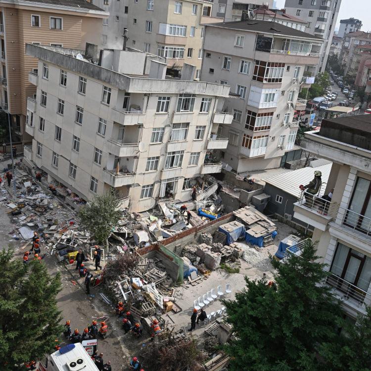 BİNADA ÇÖKME RİSKİ VAR