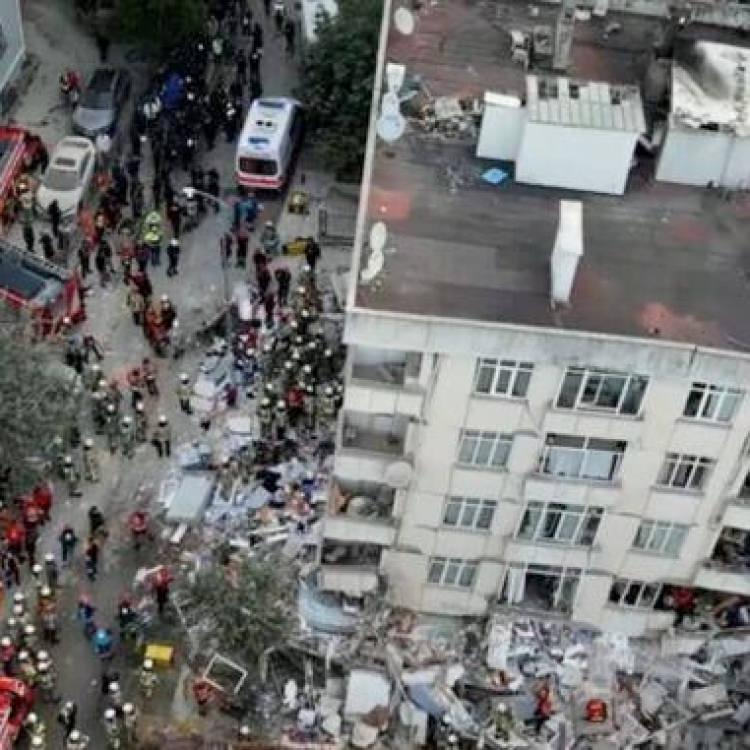 ÜST KATLARDAKİLER TAHLİYE EDİLDİ
