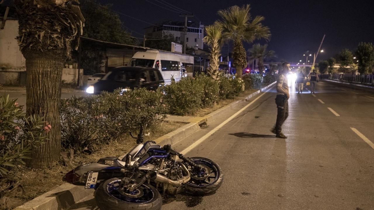 Antalya'da motosiklet kazasında 3 kişi öldü