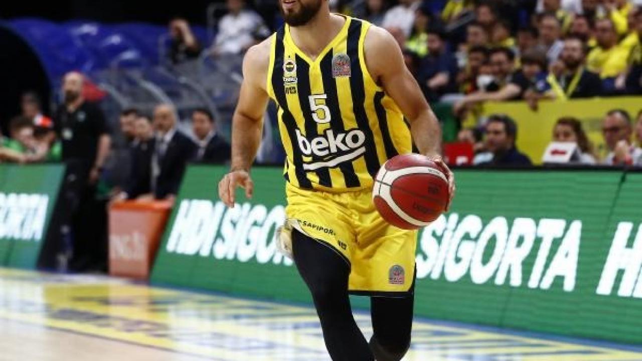 Fenerbahçe Beko, İsmet Akpınar'ın sözleşmesini uzattı