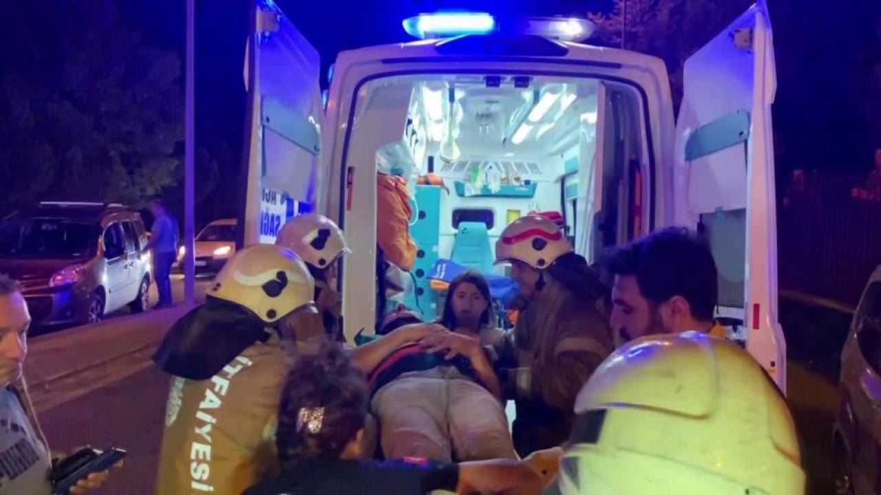 Sancaktepe’de 5 araç kazaya karıştı, 2 kişi yaralandı