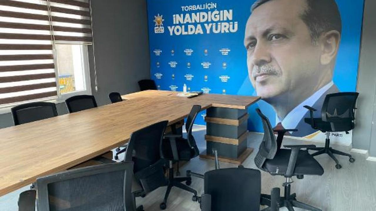 ak parti irtibat burosuna sopali saldiri 1665172076 6813 | Gündem Sivas™ | Sivas Haberleri