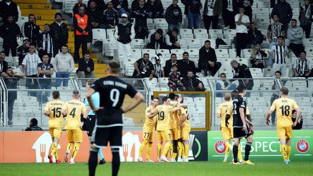 Beşiktaş kan kaybetmeye devam ediyor