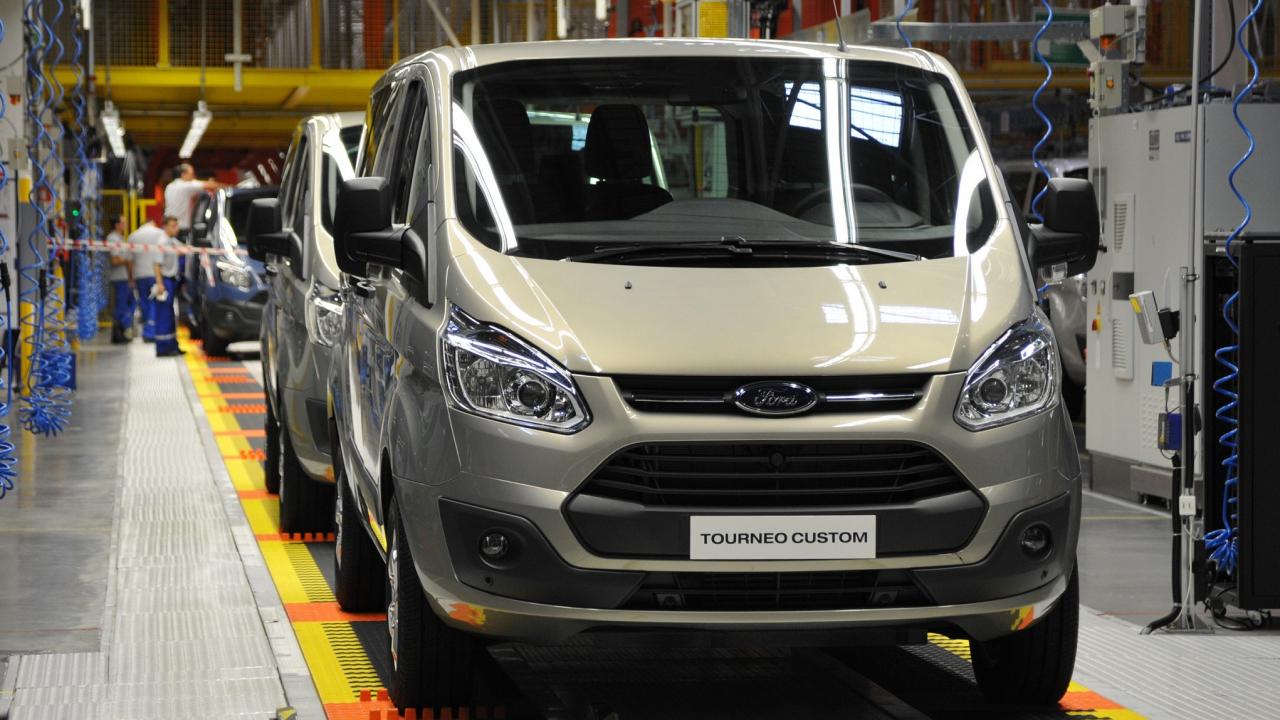 Ford Transit 60. yılında "Dünyanın En Büyük Ticari Araç Konvoyu" rekorunu kırdı