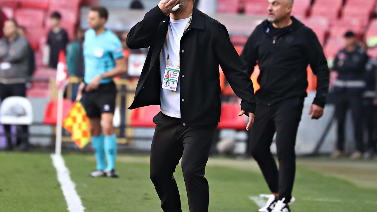 Arda Turan'dan Transfer Dedikodularına Açık Cevap: 'Sezon Sonu Kadar Eyüp'teyim!'