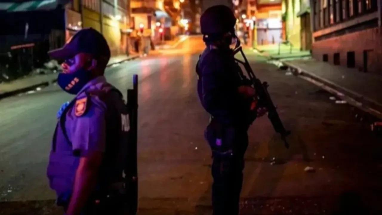 Durban'da Kanlı Gece: Eğlence Mekanına Düzenlenen Silahlı Saldırıda 8 Ölü, Hayat Memleketini Titretiyor!