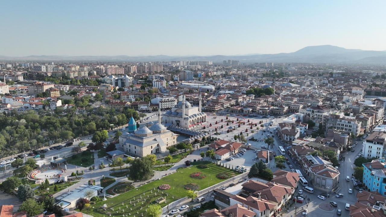 Başkan Altay üniversite tercihi yapacak gençleri huzur şehri Konya’ya davet etti