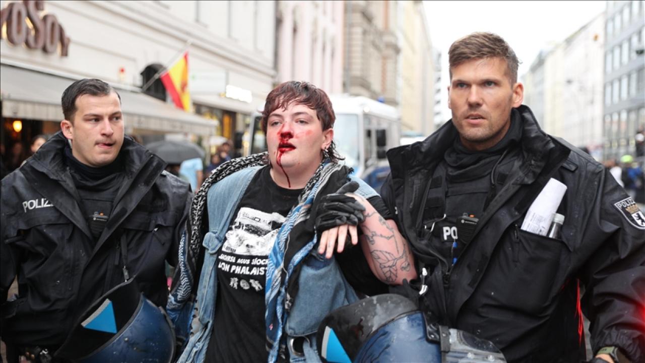 Gazze eyleminde yumruklanmıştı... Alman polisi zulmünü saniye saniye anlattı!