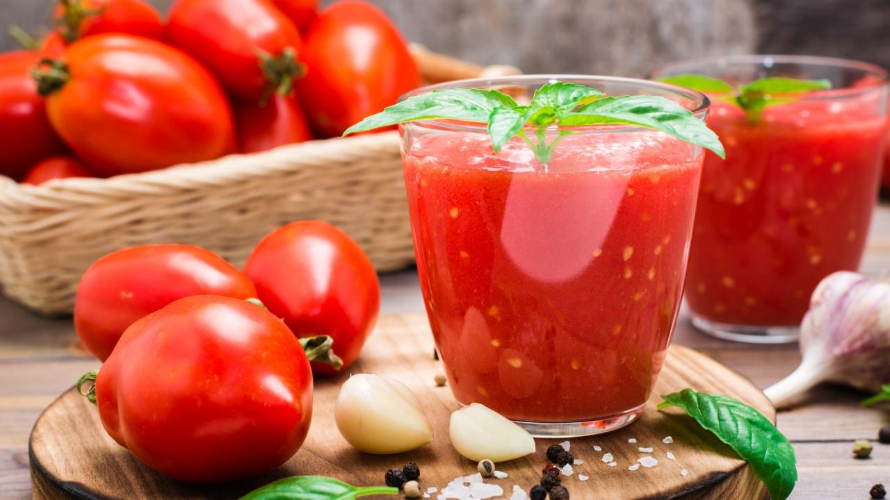 Kış hazırlıklarının vazgeçilmezi: Kışlık domates sos tarifi