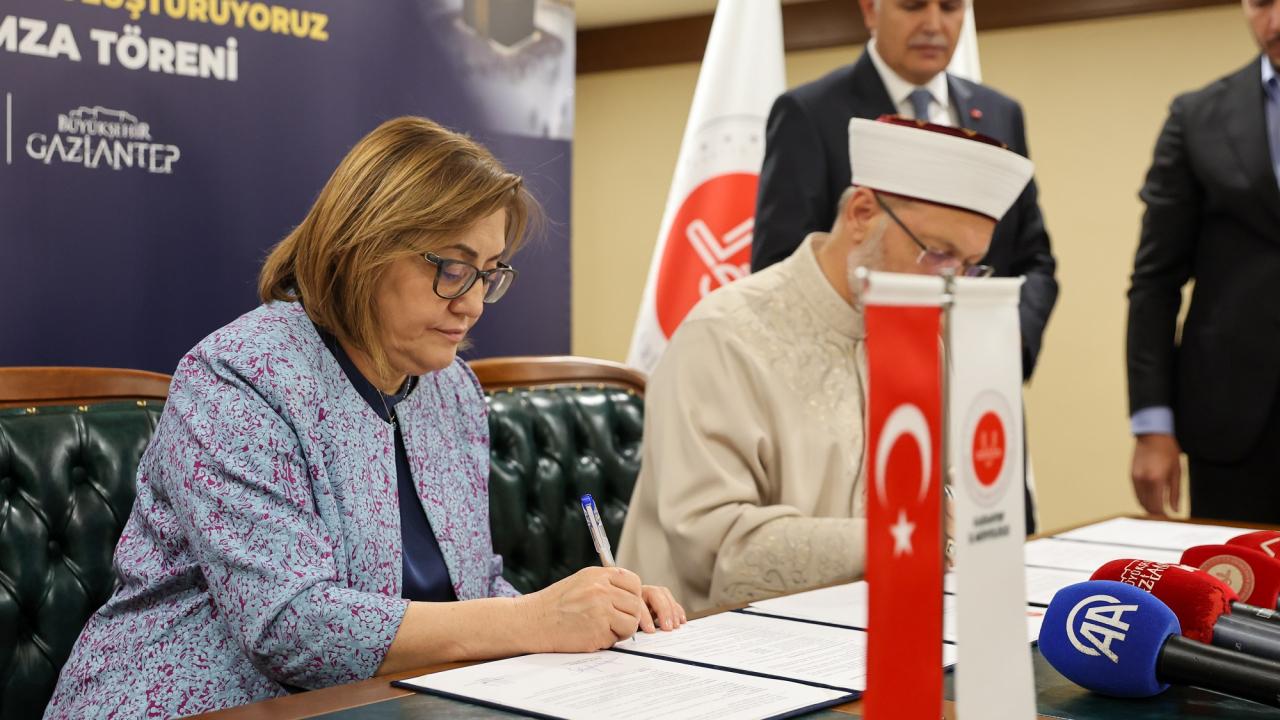 15 bin kişi başvurmuştu: Umre ziyareti projesinin ilk talihlileri belli oldu!