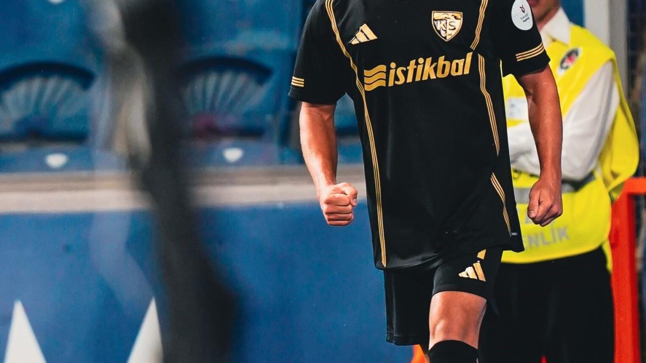 2021 yılında transfer olduğu takımın kaptanı oldu