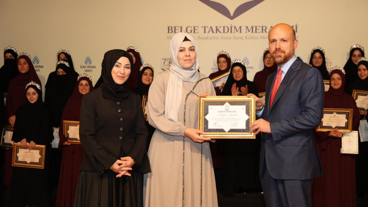 52 kız öğrenci, 75 günde hafız oldu!