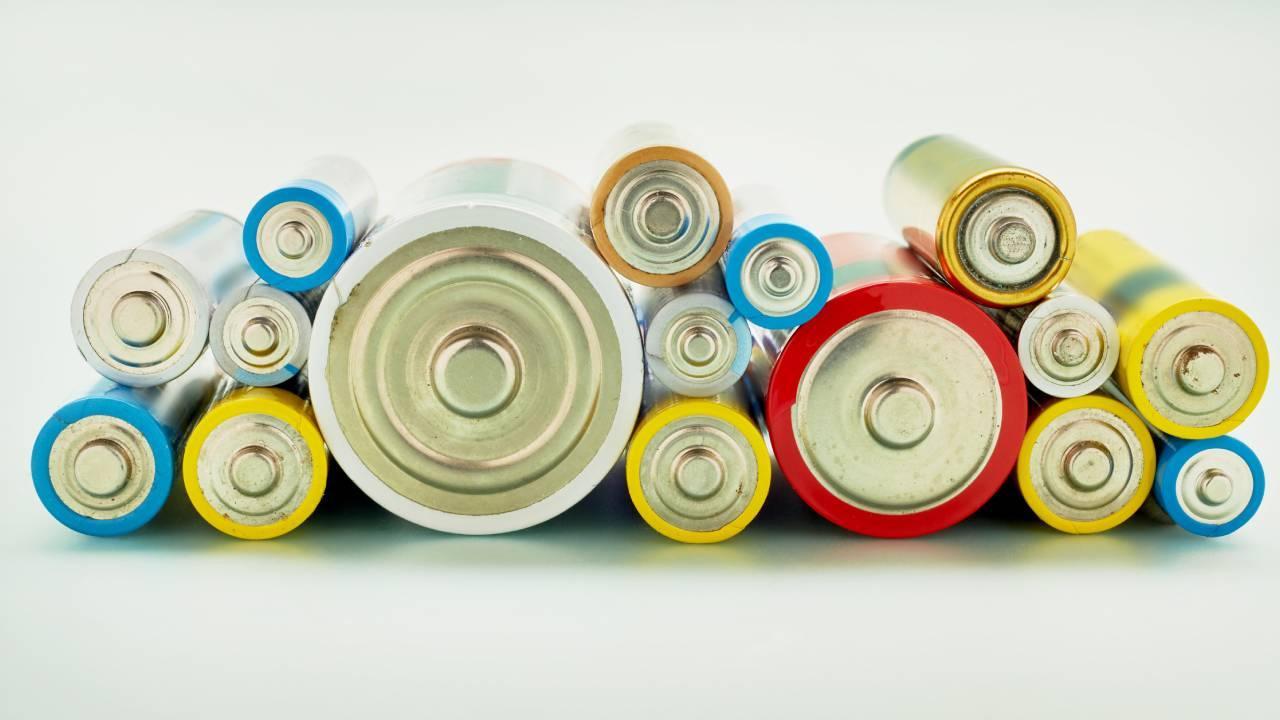 Bir dönem sona eriyor, tarihe karışıyor! Artık sıvı piller tahta geçecek