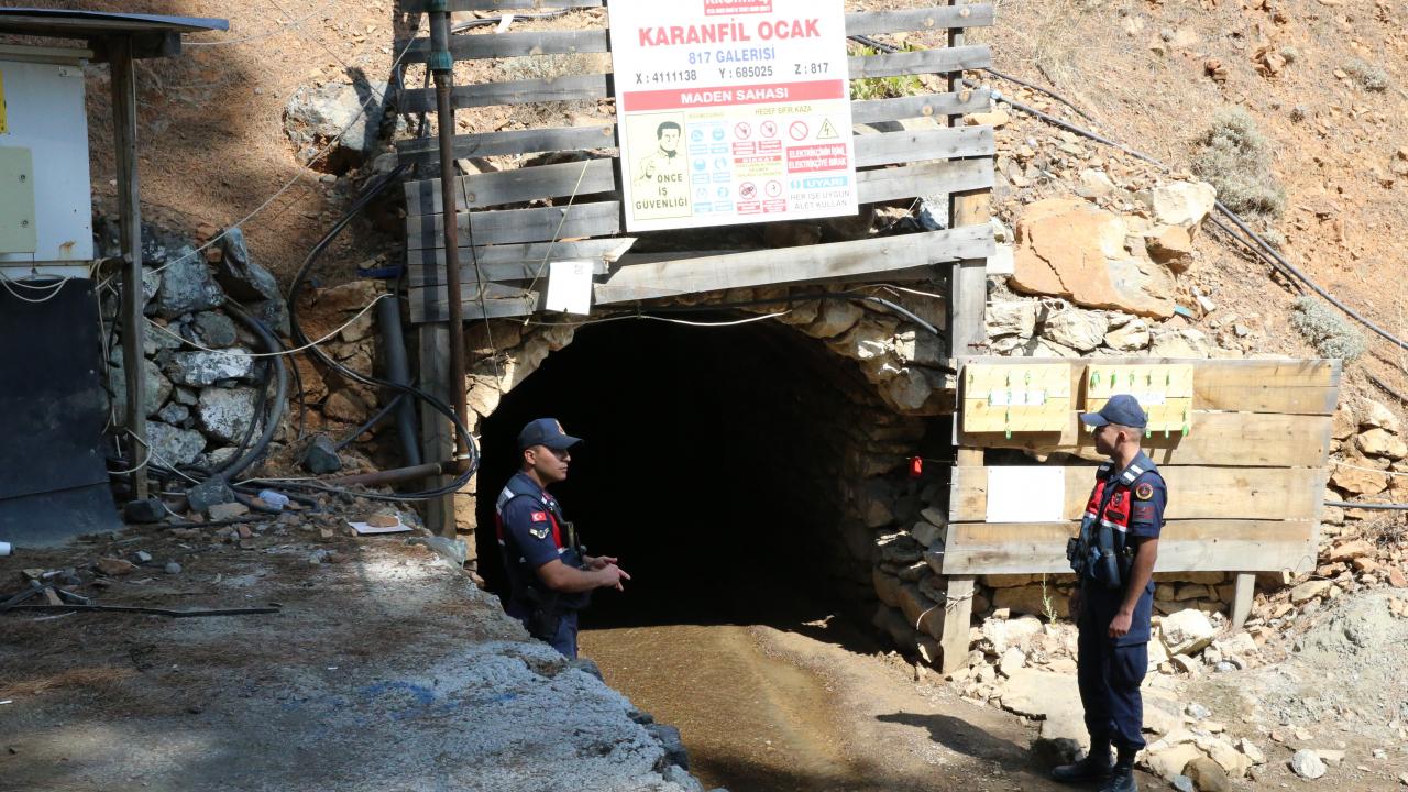 Denizli'de maden kazası: Bir işçi 25 saat sonra kurtarıldı!