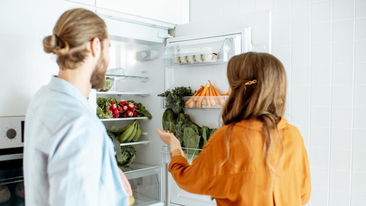 Buzdolabındaki kötü kokuları önlemenin 3 doğal yolu