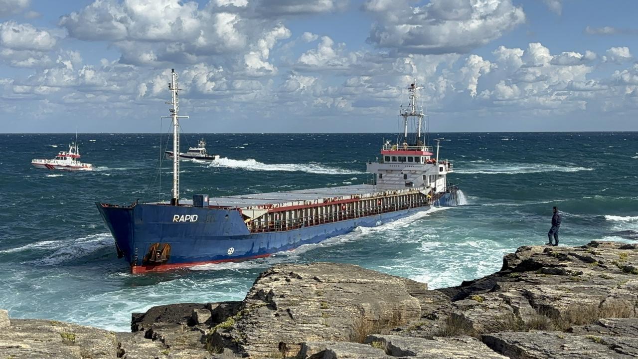 Kocaeli’de kargo gemisi karaya oturdu! Mürettebat için harekete geçildi