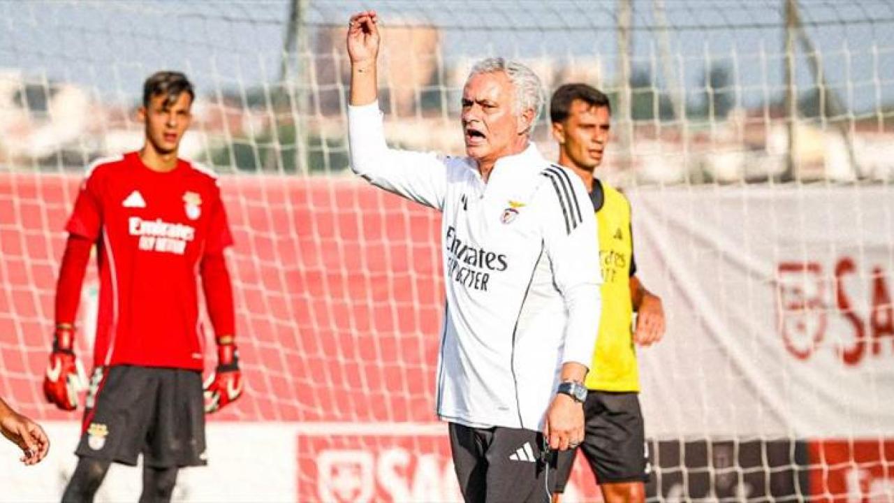 Mourinho'dan Benfica'yı çıldırtan istek! Gelir gelmez yaptı yapacağını