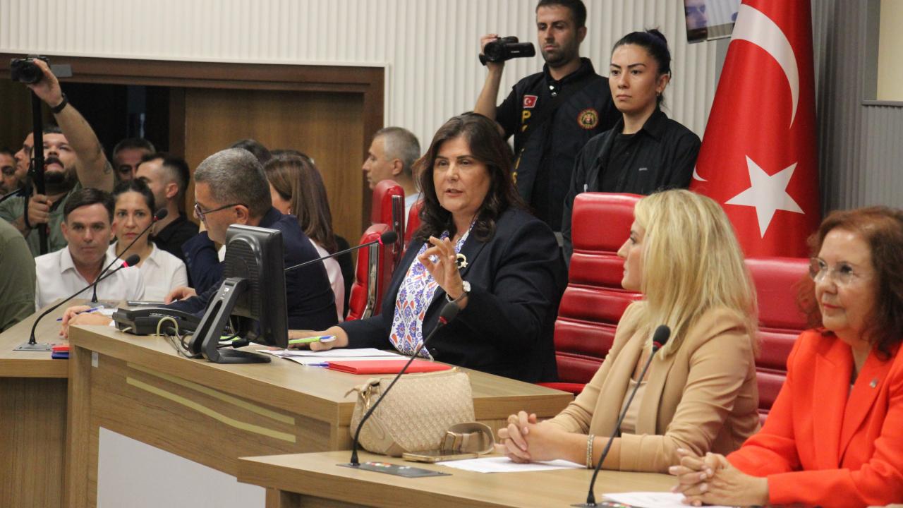 Özlem Çerçioğlu'ndan CHP'li isme sert sözler: Nasıl belediye yönetilir öğrenememişsiniz