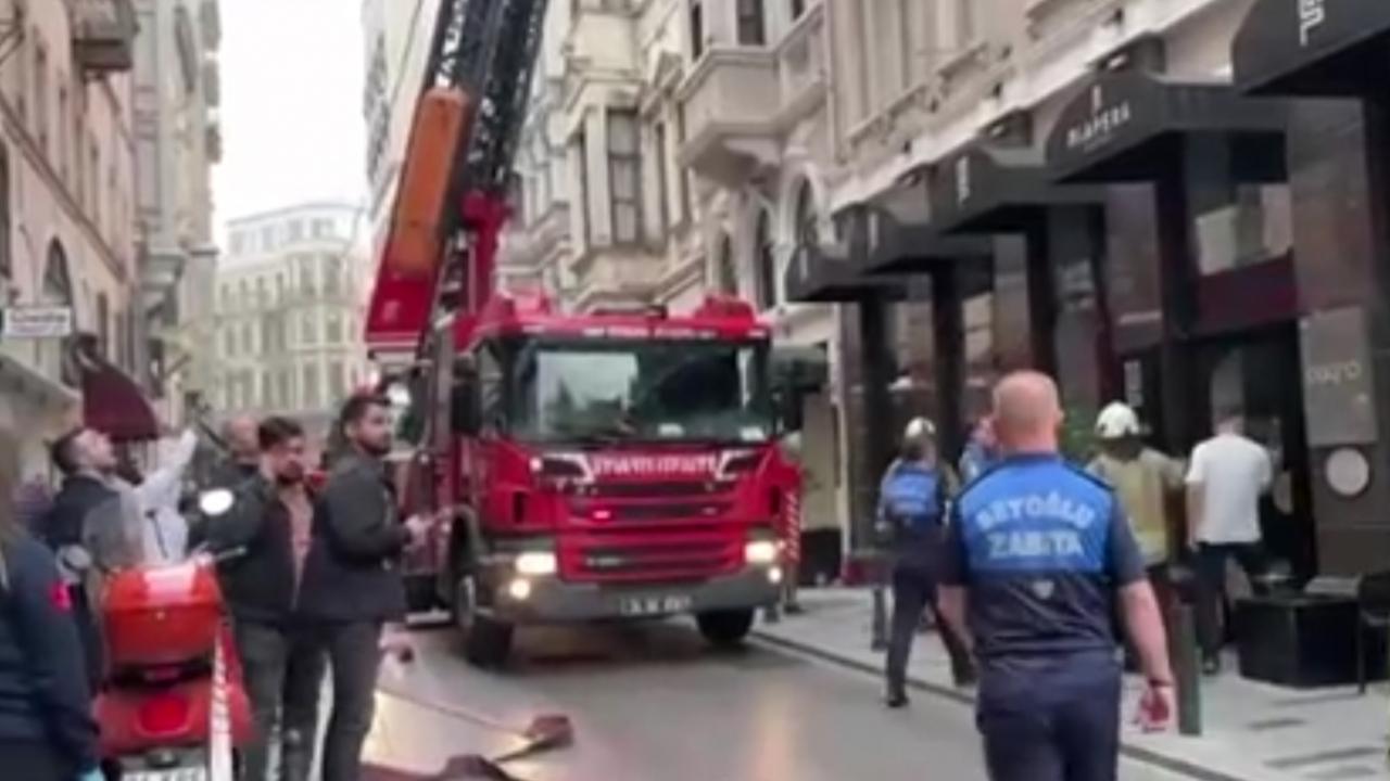 Beyoğlu’nda otelde yangın