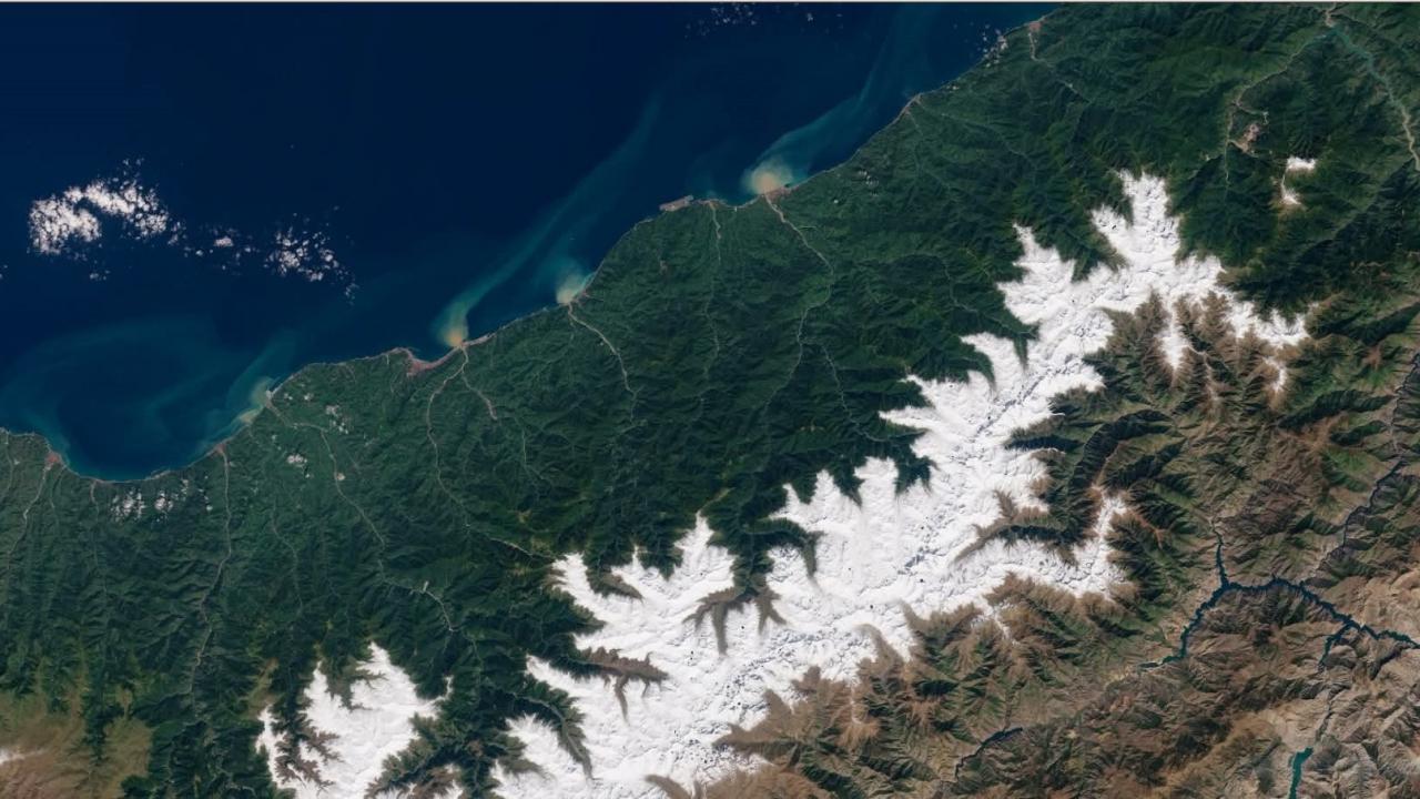 Karadeniz'de sel sonrası tedirgin eden görüntü! Uydudan çekildi...