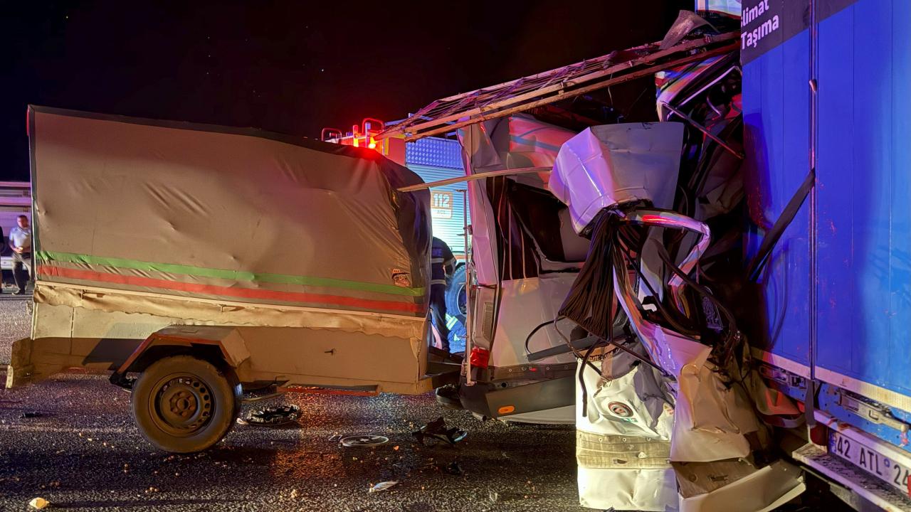 Mersin’de feci kaza! 3 ölü ve çok sayıda yaralı var