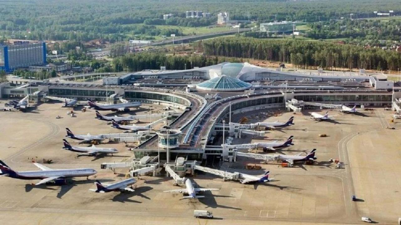 Rusya’daki havalimanında dehşet! 2 uçak pistte çarpıştı