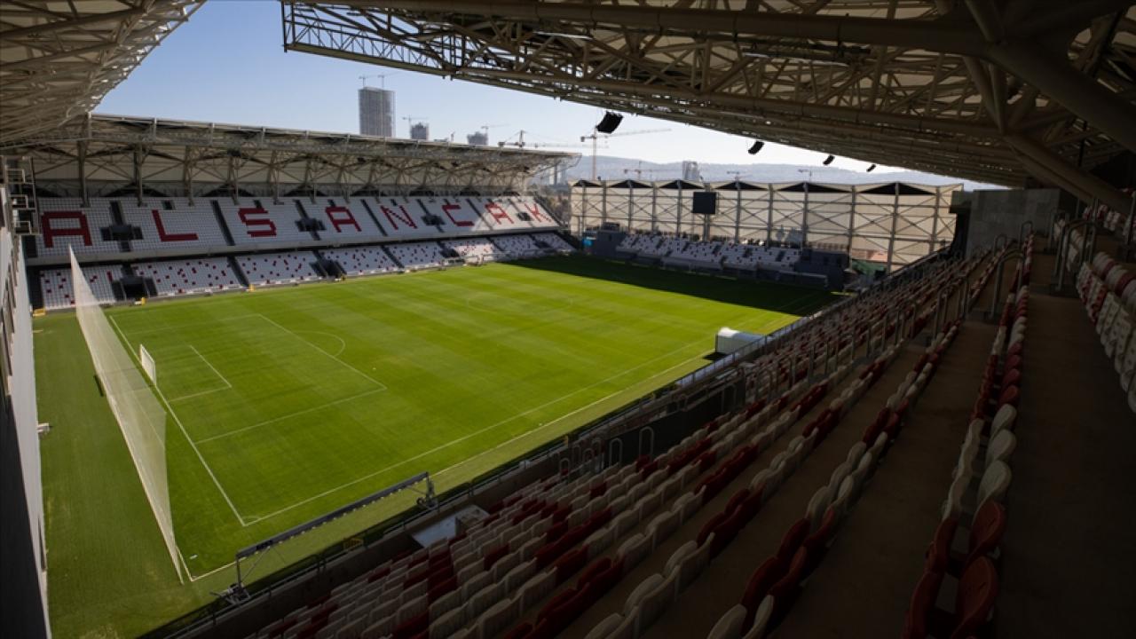 Tarihi stat 4 hafta kapalı! 2 efsane takım dümen kıracak