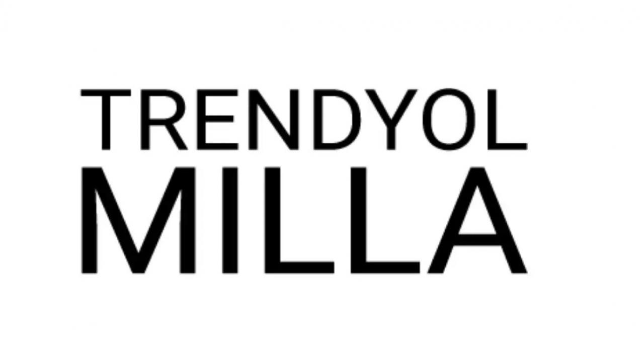 Trendyolmilla yeni sezon koleksiyonunu Esra Bilgiç ile tanıttı