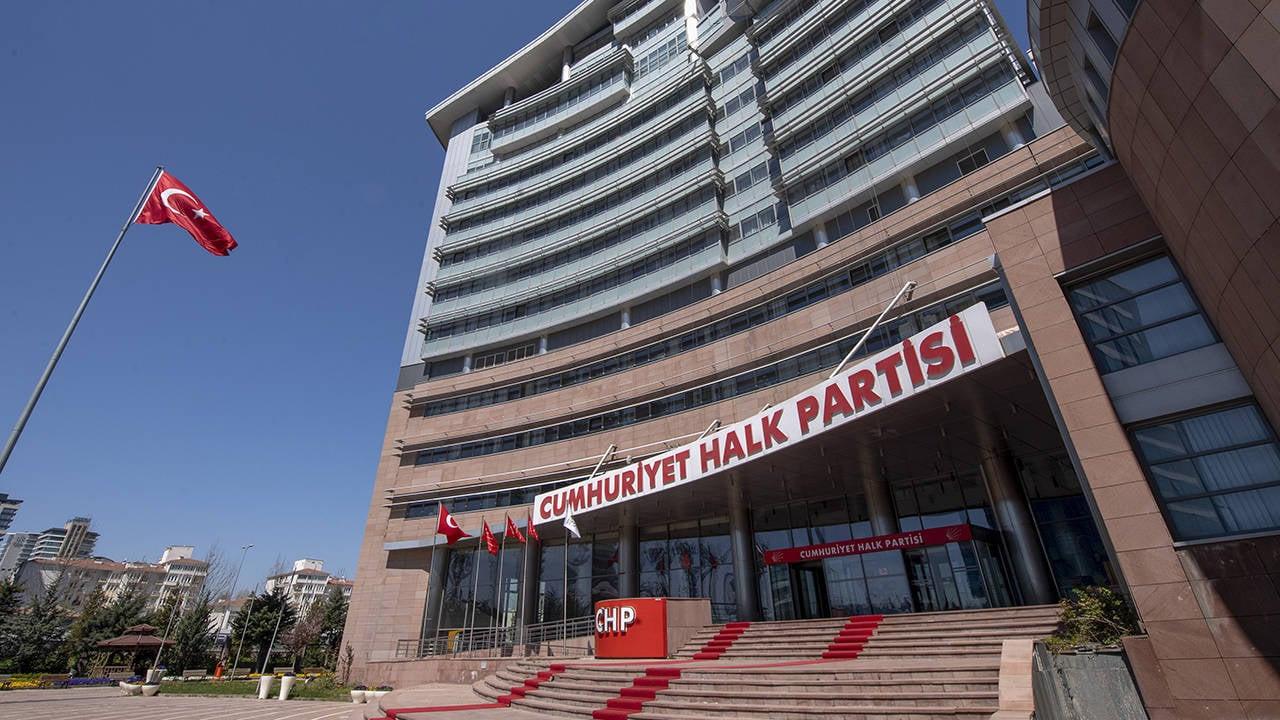 CHP'de istifalar bitmiyor! 7 isim daha partiyi bıraktı