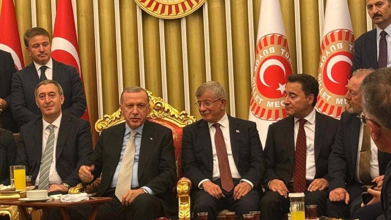 Cumhurbaşkanı Erdoğan, Ahmet Davutoğlu ve Ali Babacan ile bir araya geldi