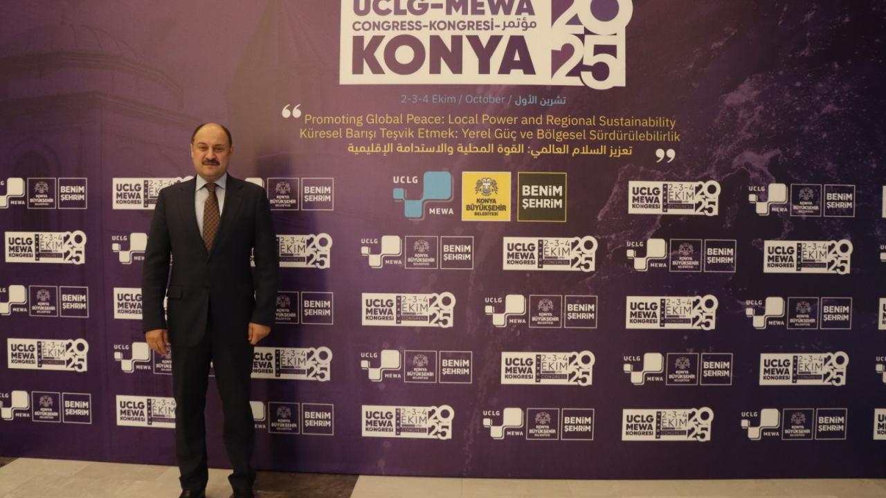 Kasım Gülpınar'a dünya çapında üç görev