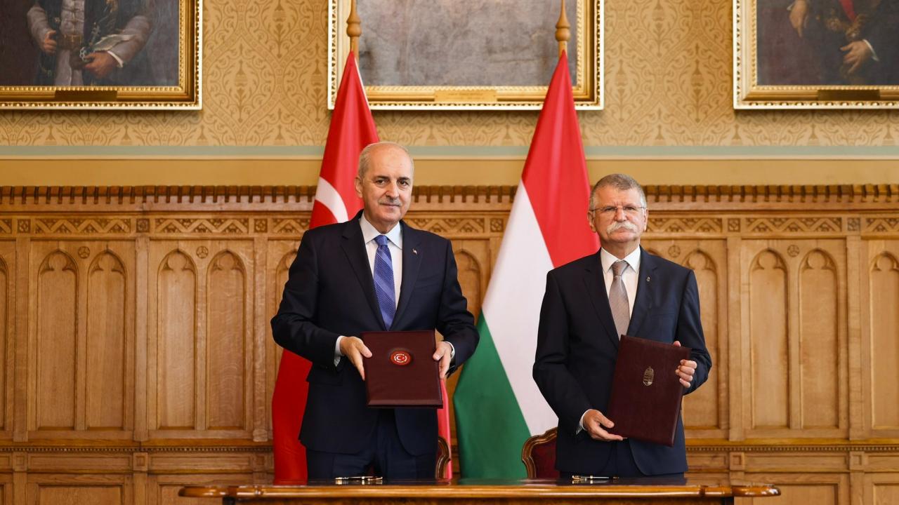 Meclis Başkanı Kurtulmuş, Macaristan Ulusal Meclisi Başkanı Köver ile görüştü