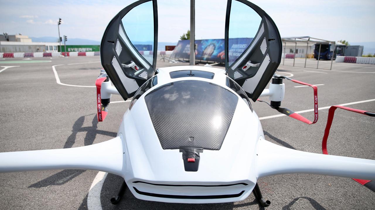 Yerli uçan arabanın fiyatı AÇIKLANDI! Almak isteyenler için özellikleri...