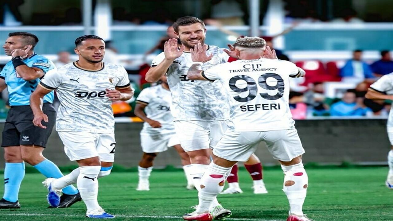 13 yıl aralıksız oynayıp efsane oldu! Attığı gollerle takımını liderliğe taşıdı