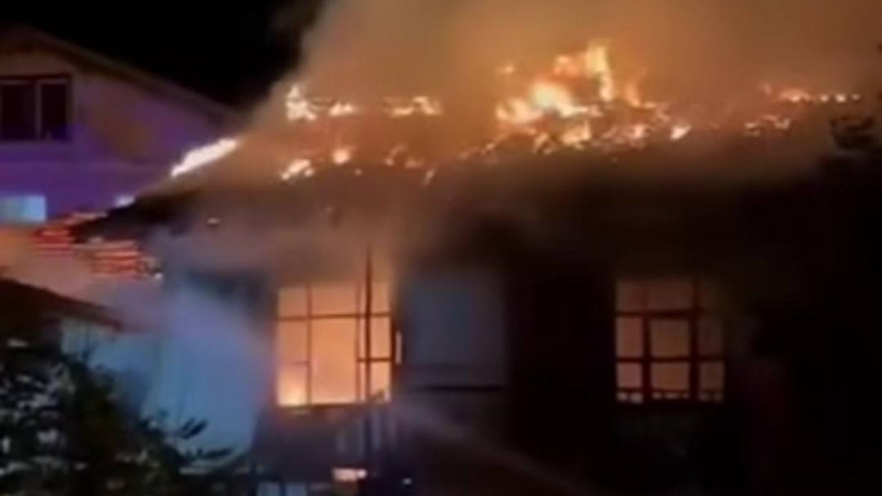 Amasya’daki yangında 2 ev kül oldu