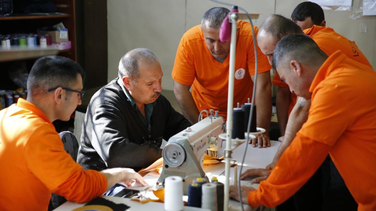 Ceza infaz kurumlarında fabrika gibi üretim yapılıyor
