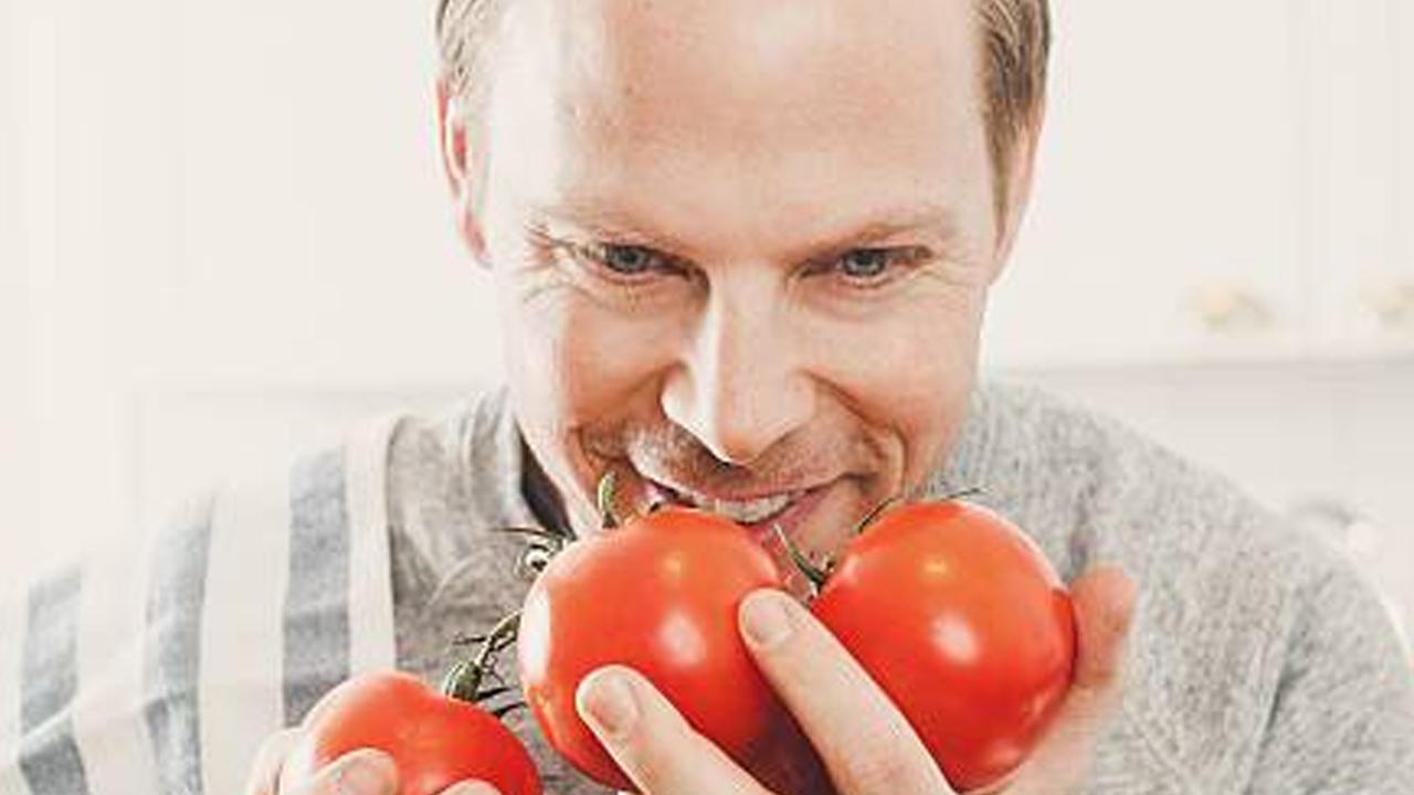 Domatesi böyle tüketenler dikkat: Zararları ortaya çıktı: Kimse bilmiyordu