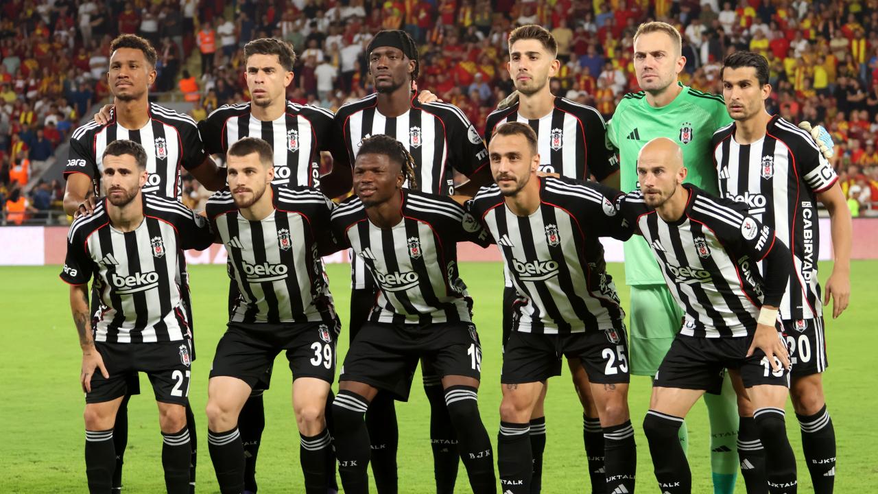 Beşiktaş'tan ayrılır ayrılmaz Fenerbahçe'ye imza atabilir