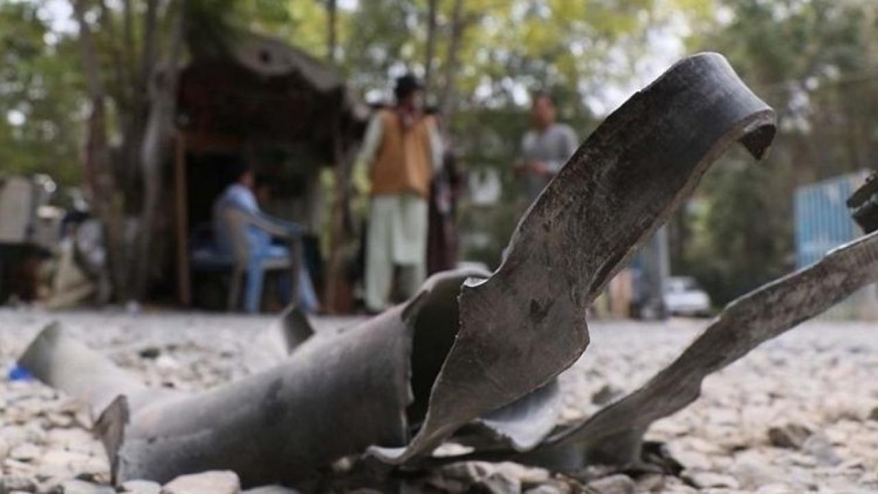 Göstericilerin üzerine paraşütle bomba! Myanmar or…