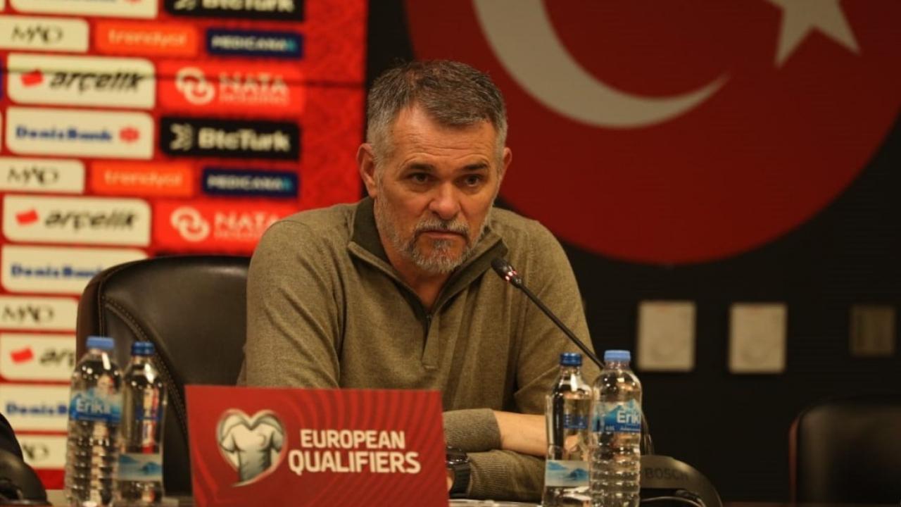 Willy Sagnol: Türkiye güçlü bir takımdır