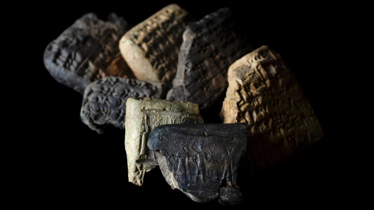 Aççana Höyük'te M. Ö. 1500'lere ait çivi yazılı tablet bulundu