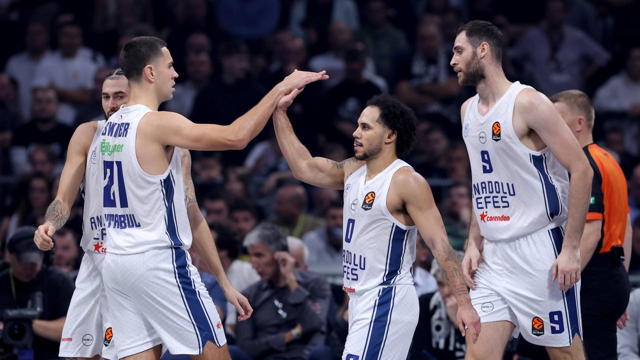 Anadolu Efes'te sakatlık: Takımın yıldızı sezonu kapattı