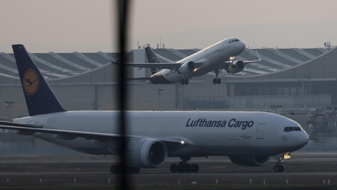 Artan maliyetler Lufthansa’yı vurdu! Yüzlerce uçuş iptali yaşanacak!