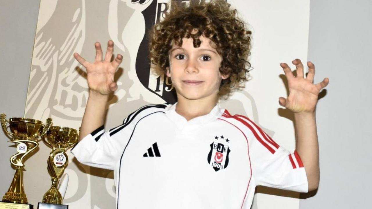 Geleceğe yatırım! 2018 doğumlu yetenek resmen Beşiktaş'ta