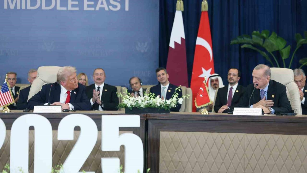 Birbirlerine düştüler: Erdoğan ve Trump'ın arkasında dekor olduk!